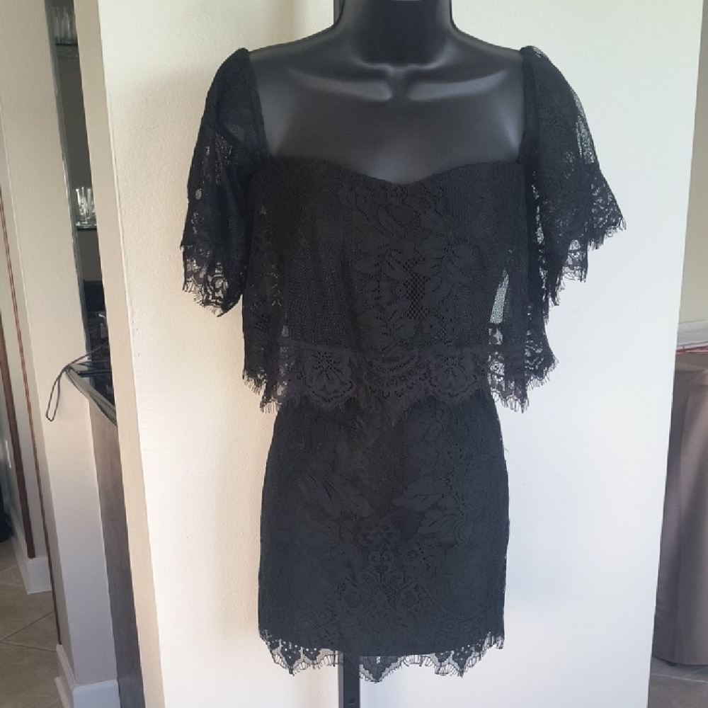 Lulu's Elegant Black Lace Dress